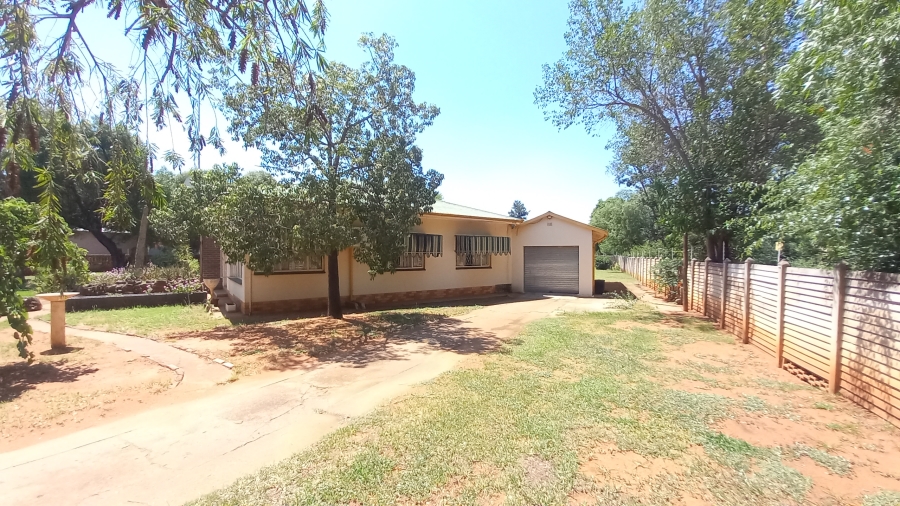 3 Bedroom Property for Sale in Hartswater Northern Cape